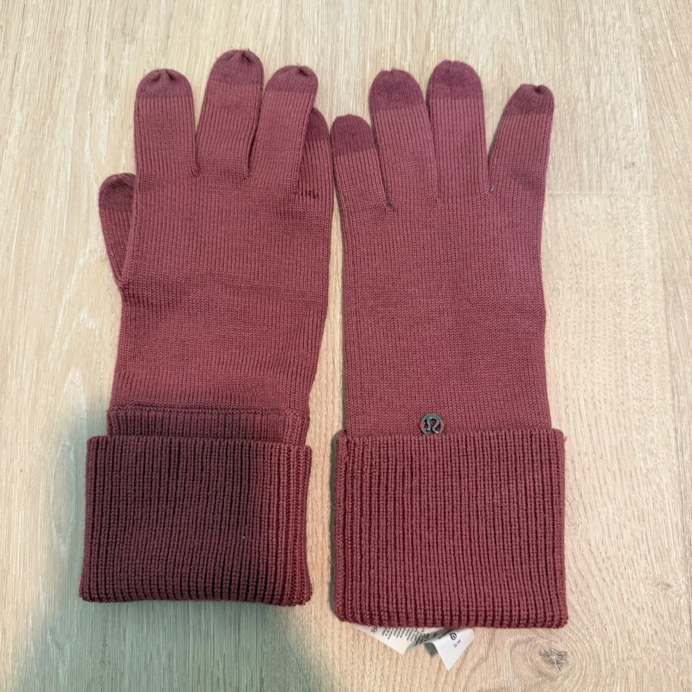 Lululemon Merino Wool Blend Tech Knit Gloves Burgundy Plum M/L